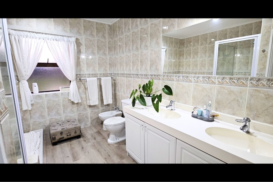3 Bedroom Property for Sale in Vierlanden Western Cape